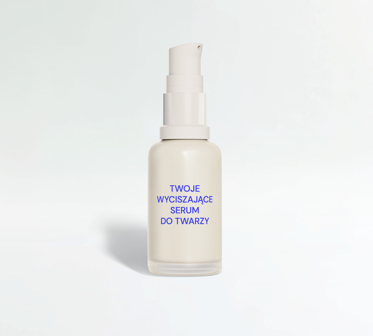 Szklana butelka zawierająca wyciszające serum do twarzy private label.