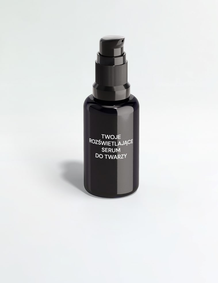 Ciemna butelka z pompką z napisem "Twoje rozświetlające serum do twarzy" przeznaczona do wysokowydajnych preparatów do pielęgnacji skóry.